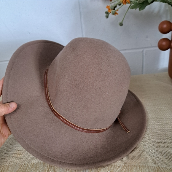 Hatattack Wool Felt Tan Wide-Brim Hat Leather Band OS - Picture 10 of 13